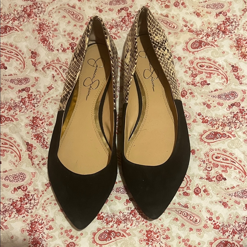 Jessica Simpson Black and Tan Snakeskin Flats